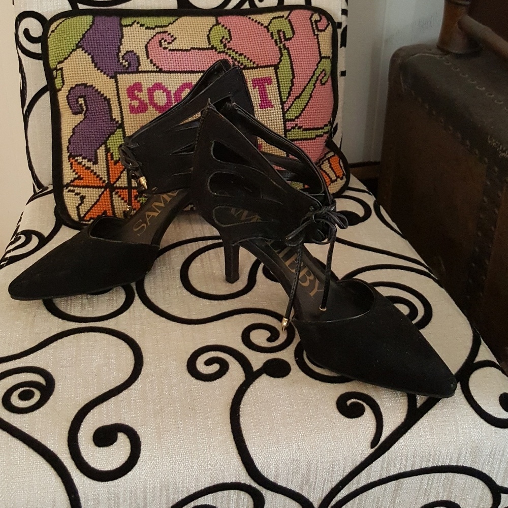 Sam & Libby cut out pumps